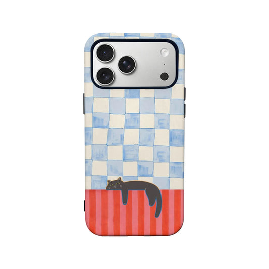 Funda para teléfono con gato colgante y tablero de ajedrez