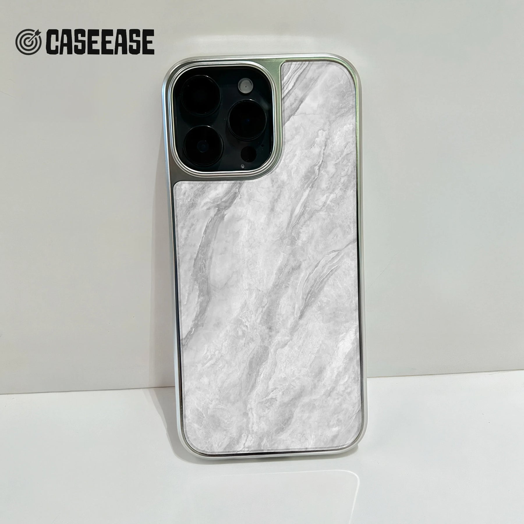 홀로그램 크롬 iPhone 15 Pro 마블 케이스 - 우아한 그레이 마감