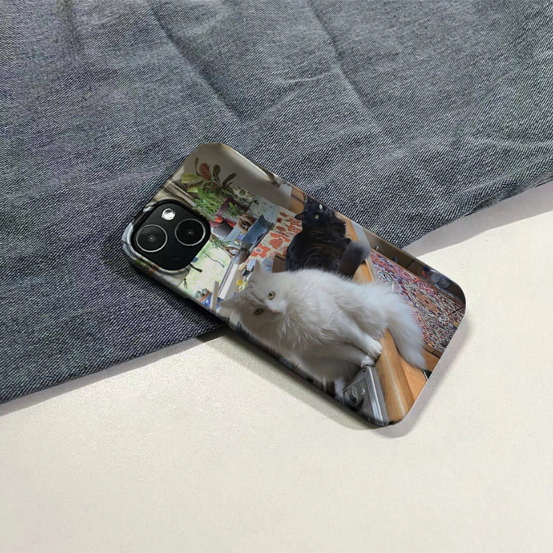 매력적인 듀얼 캣츠 폰 케이스 2025 – 아늑한 홈 바이브