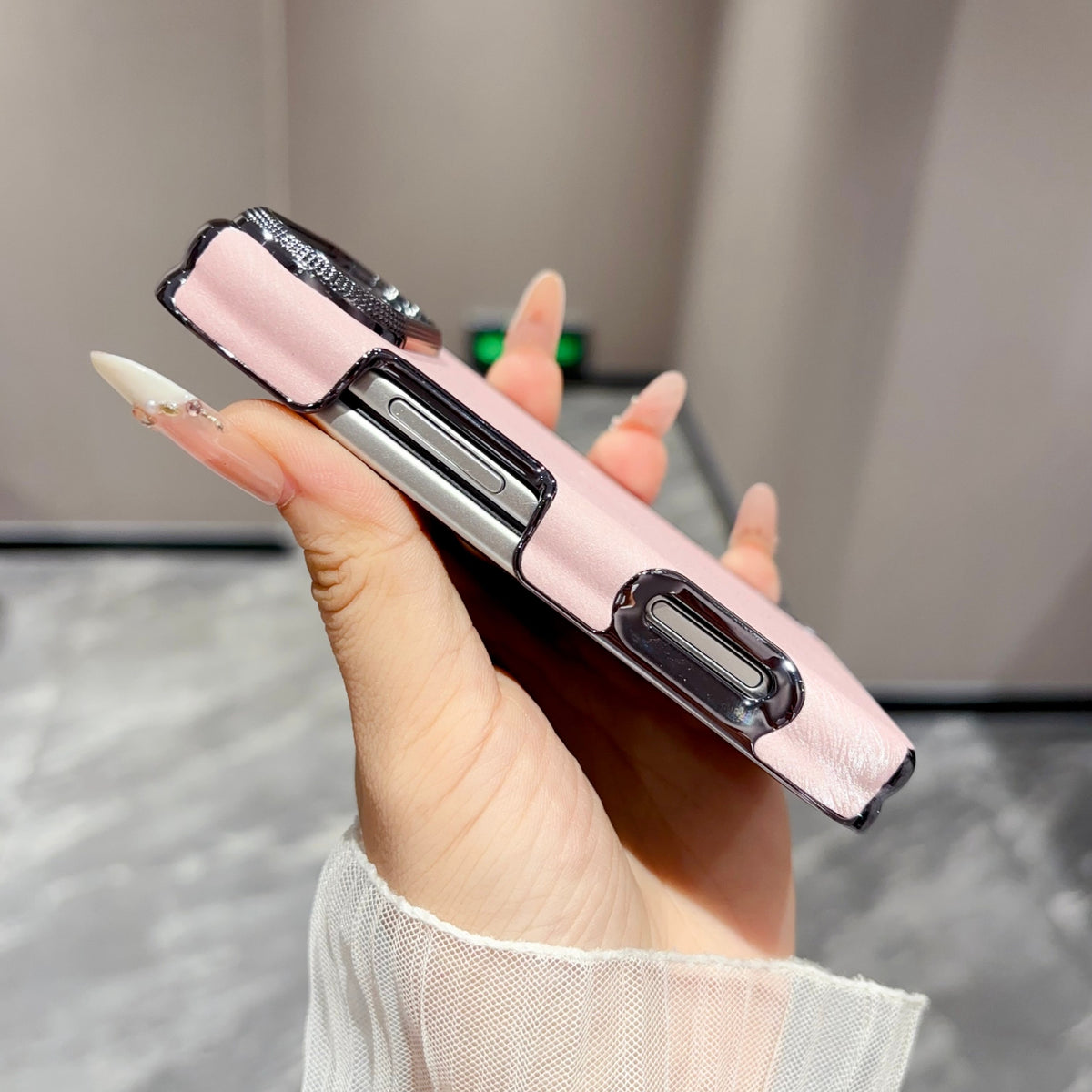 Pearlescent Metal-Edge iPhone Duo Case - Original product photo 3