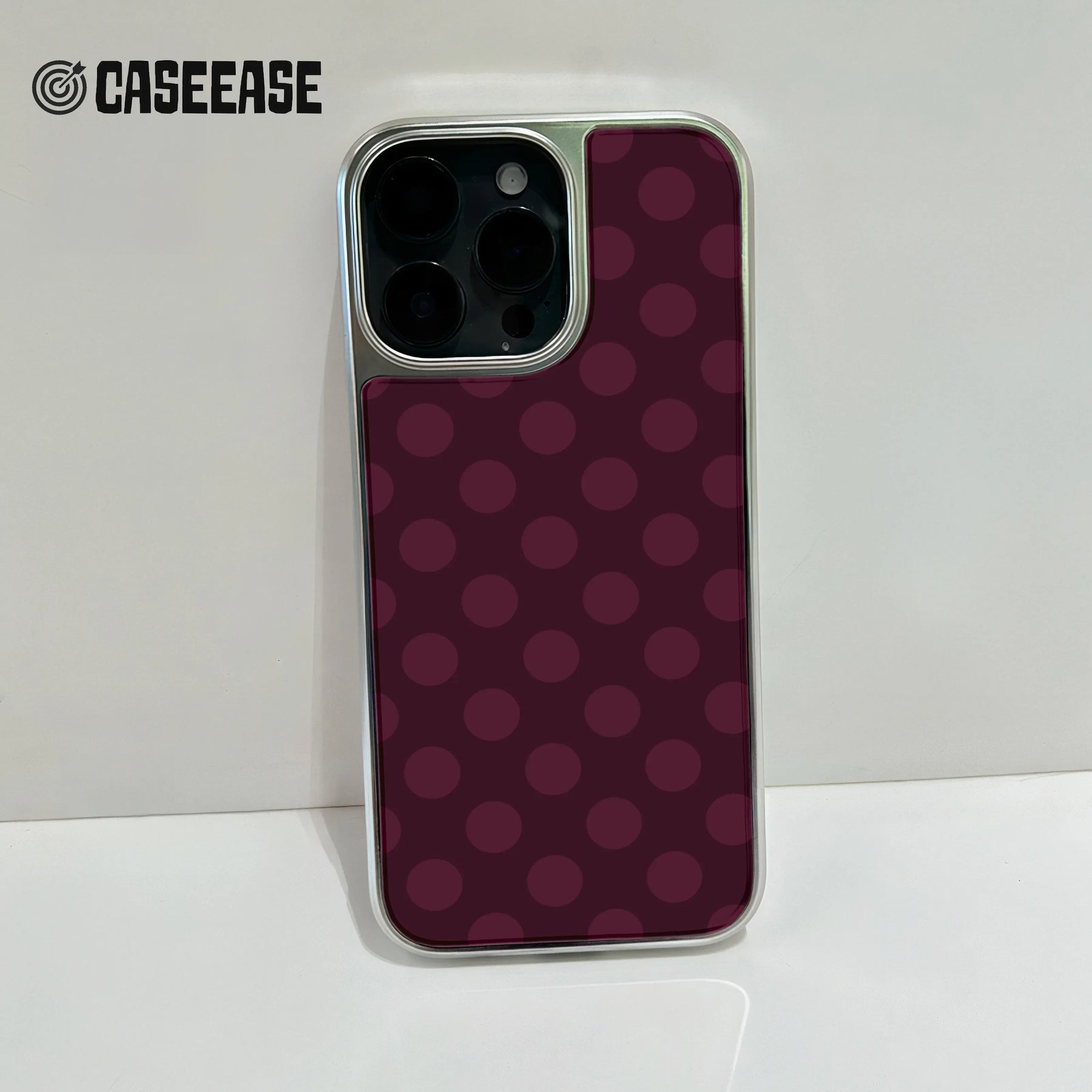 Funda para teléfono holográfica con lunares cromados - Diseño elegante en color burdeos