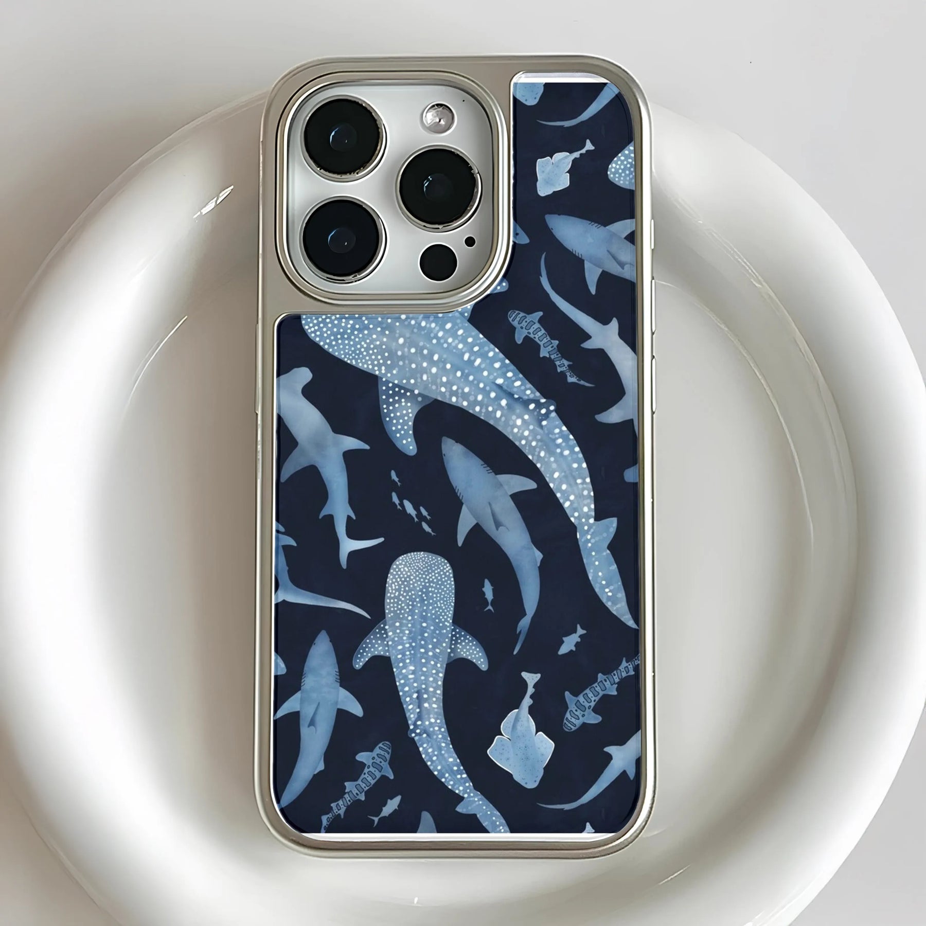 Funda para teléfono holográfica cromada con diseño de tiburón - Ocean Life Design