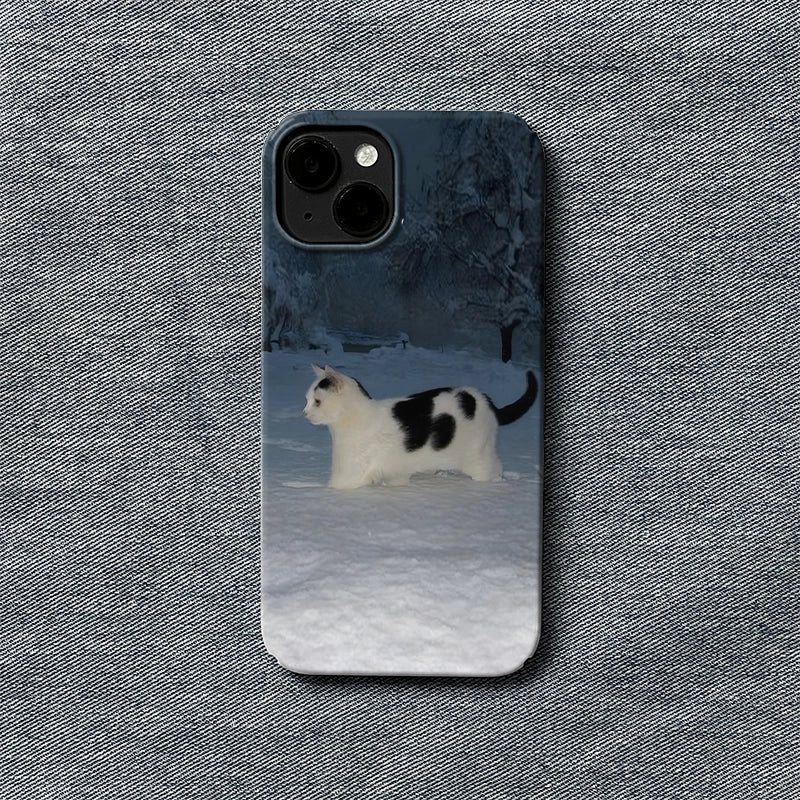 Snow Cat Phone Case 2025 – Elegant White Cat in a Winter Wonderland