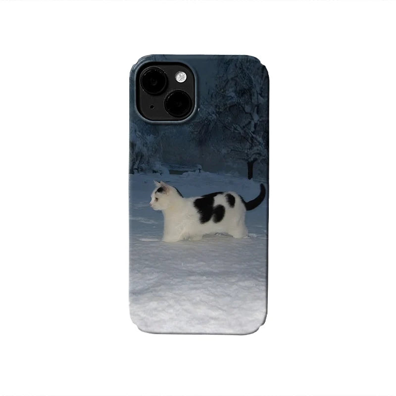 Snow Cat Phone Case 2025 – Elegant White Cat in a Winter Wonderland