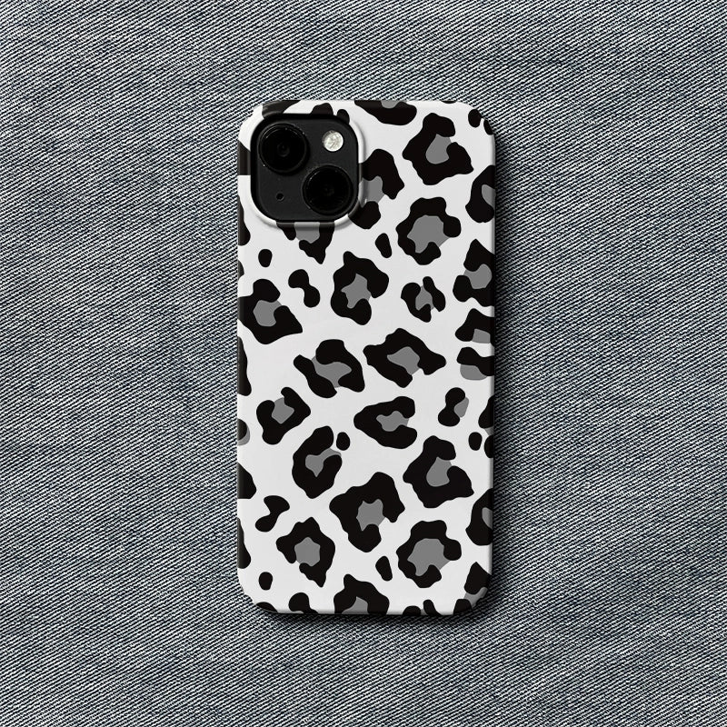 Modern Black & White Cheetah iPhone Case – Sleek Animal Print