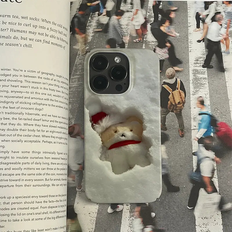 눈 덮인 크리스마스 베어 폰 케이스 - 아늑하고 축제적인 디자인