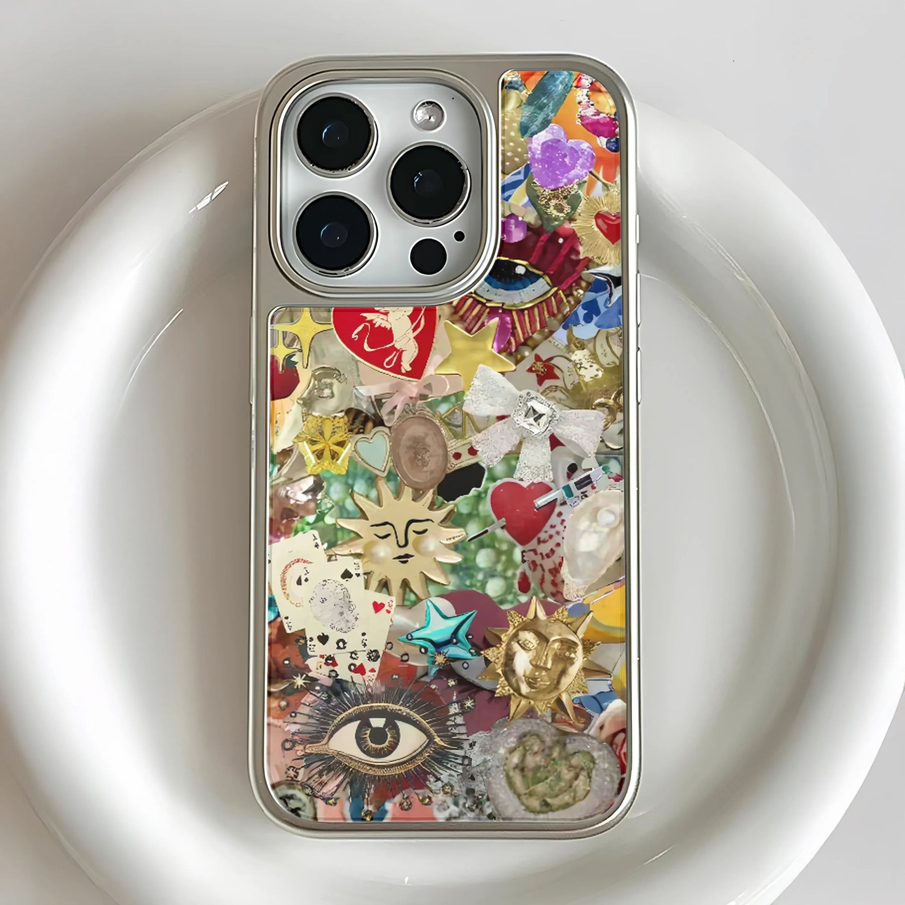 Funda holográfica cromada para teléfono: diseño collage con encanto vibrante