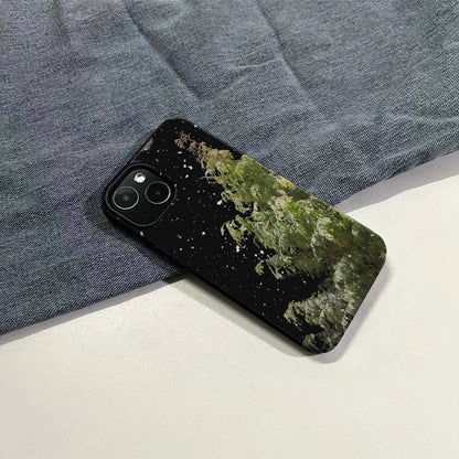Snowy Christmas Tree Phone Case – Winter Wonderland Protection