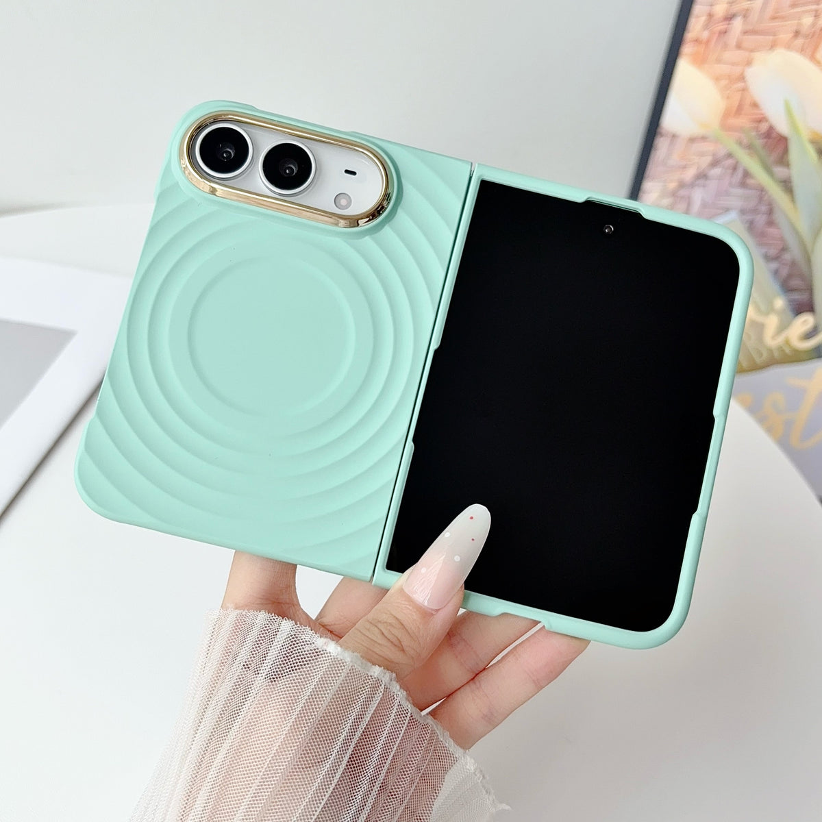 caseease ripple soft-touch iPhone Duo case with frame - Green, product photo