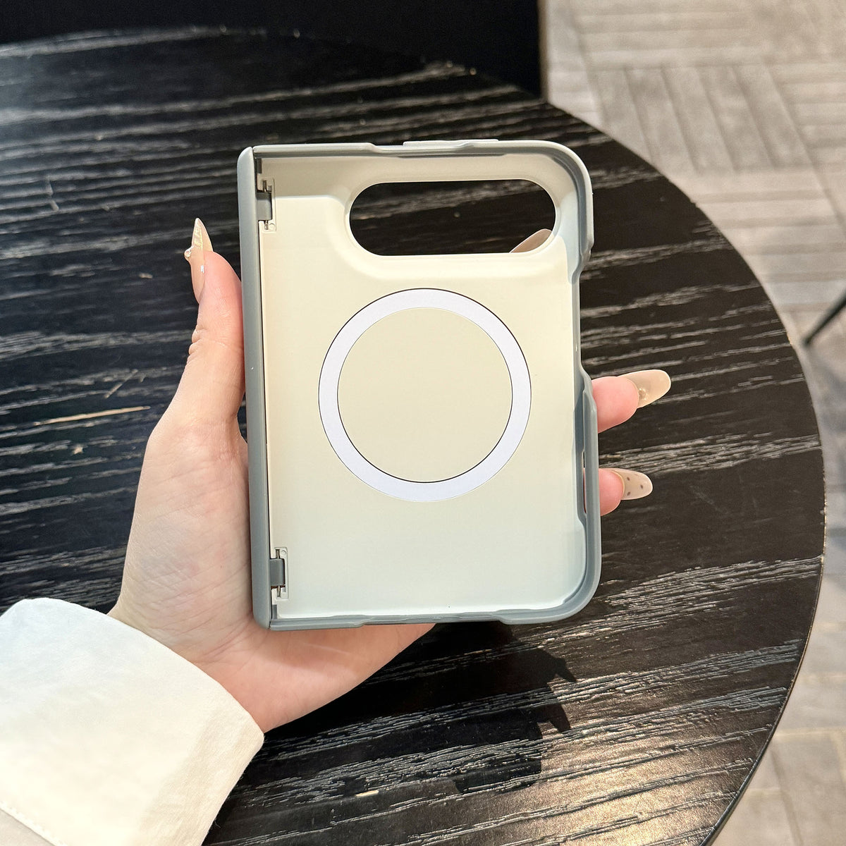caseease Color Shield contrast-frame iPhone Duo case, product photo