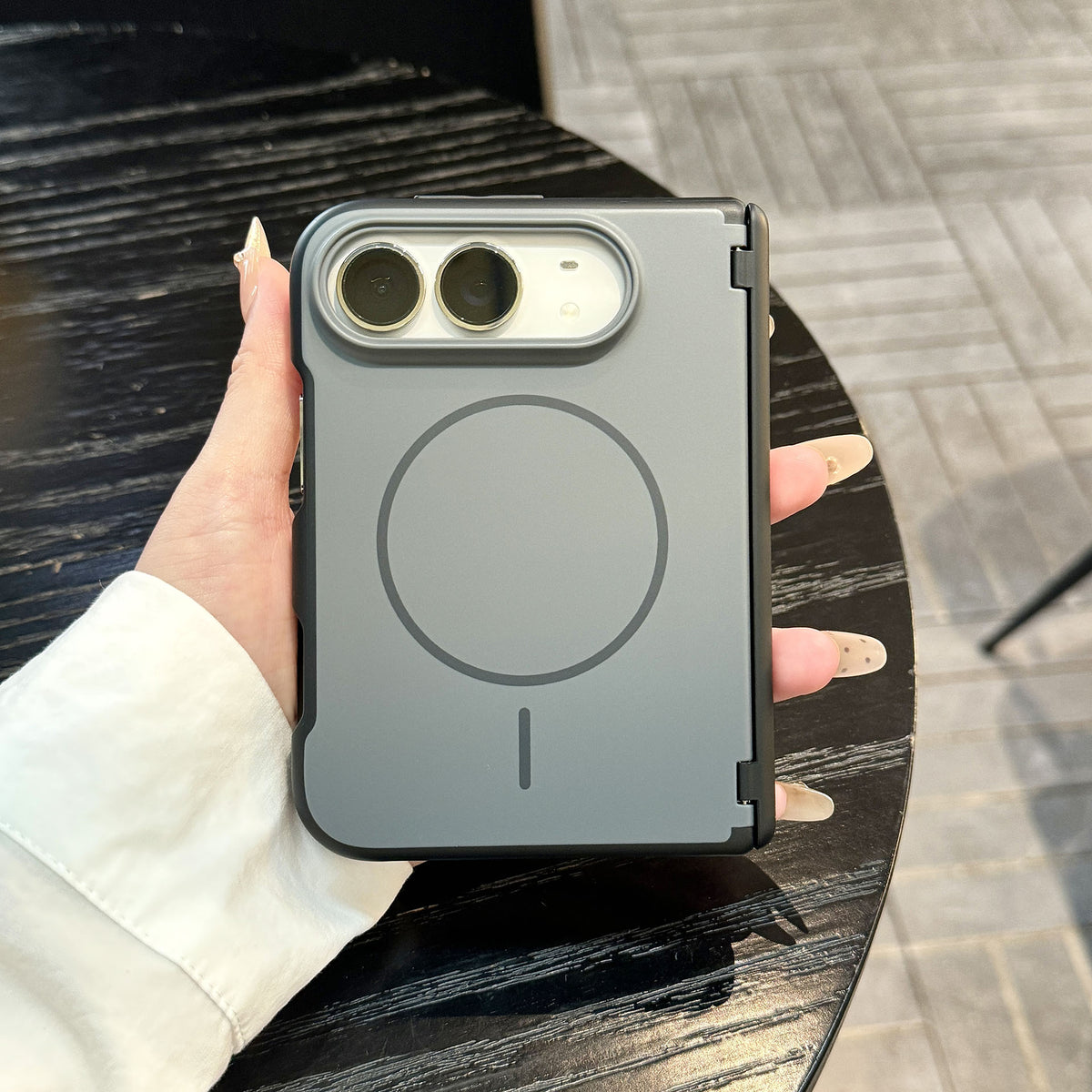 caseease Color Shield contrast-frame iPhone Duo case - Black, product photo
